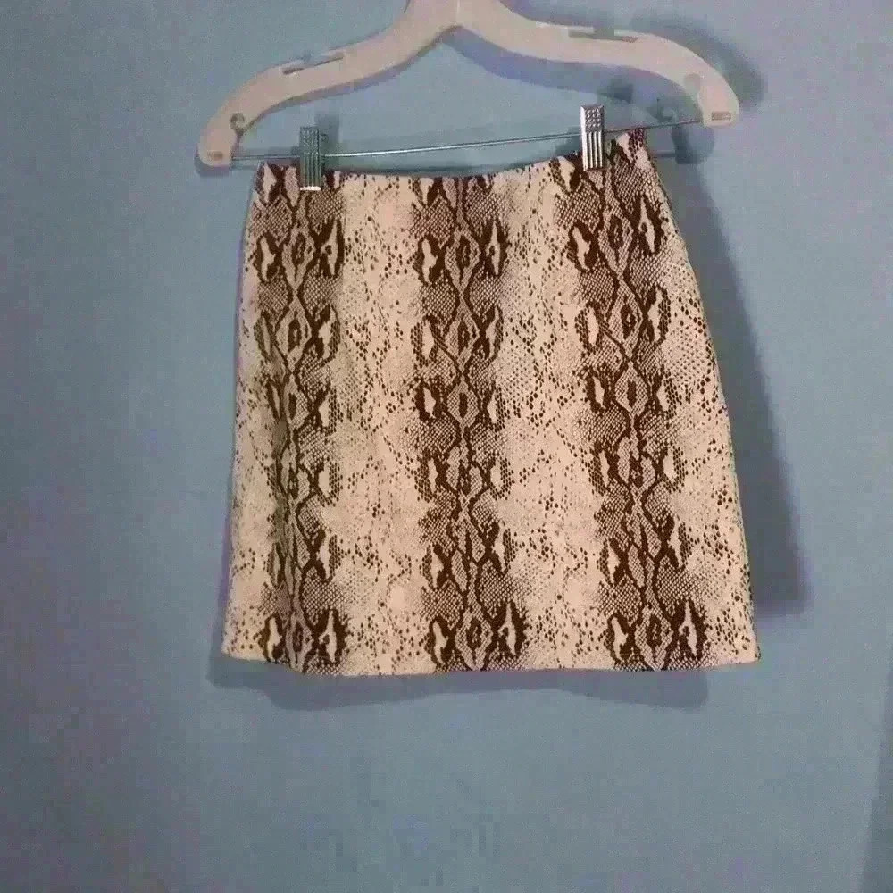 She and sky snakeskin skirt, size s black white